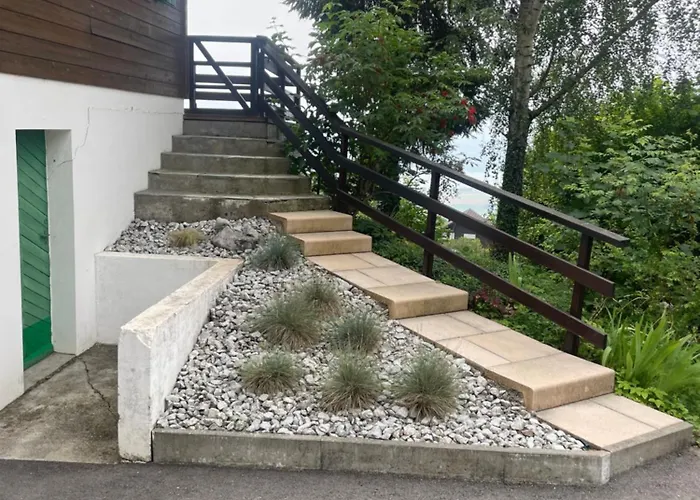 Avec Vue Panoramique Alpes Et Chalé Mauborget